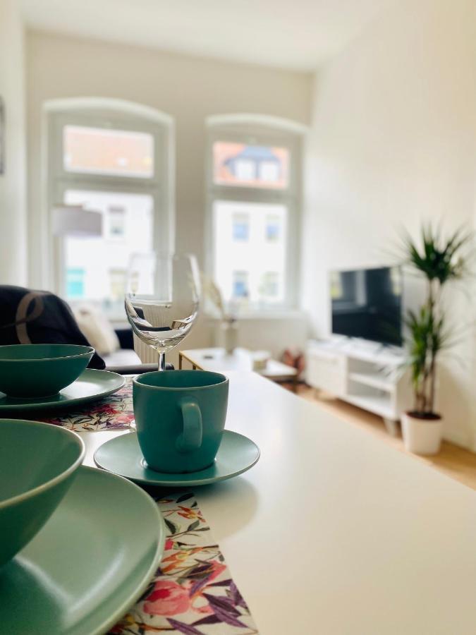 Stilvolles Apartment In Zentraler Lage - Smart-Tv, Queensize-Bett, Altbaustil, Kueche In City-Naehe Erfurt Extérieur photo