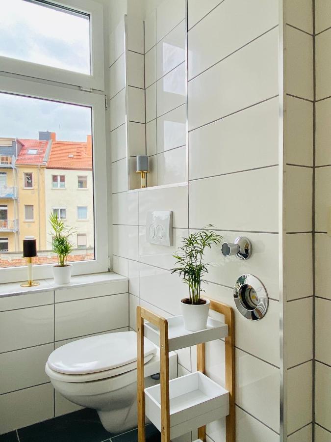 Stilvolles Apartment In Zentraler Lage - Smart-Tv, Queensize-Bett, Altbaustil, Kueche In City-Naehe Erfurt Extérieur photo