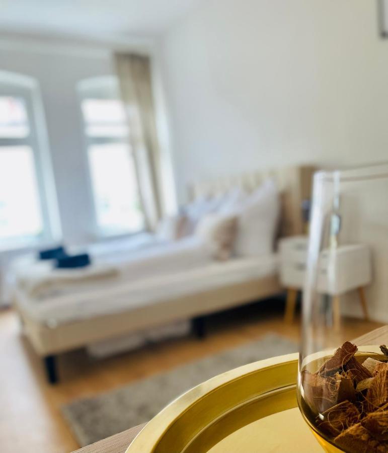 Stilvolles Apartment In Zentraler Lage - Smart-Tv, Queensize-Bett, Altbaustil, Kueche In City-Naehe Erfurt Extérieur photo