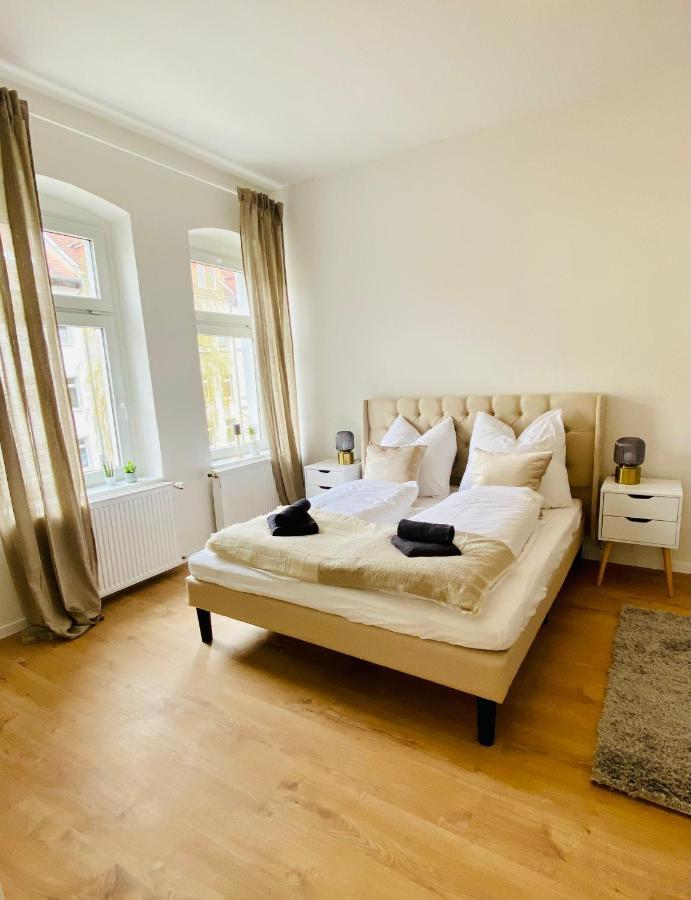 Stilvolles Apartment In Zentraler Lage - Smart-Tv, Queensize-Bett, Altbaustil, Kueche In City-Naehe Erfurt Extérieur photo
