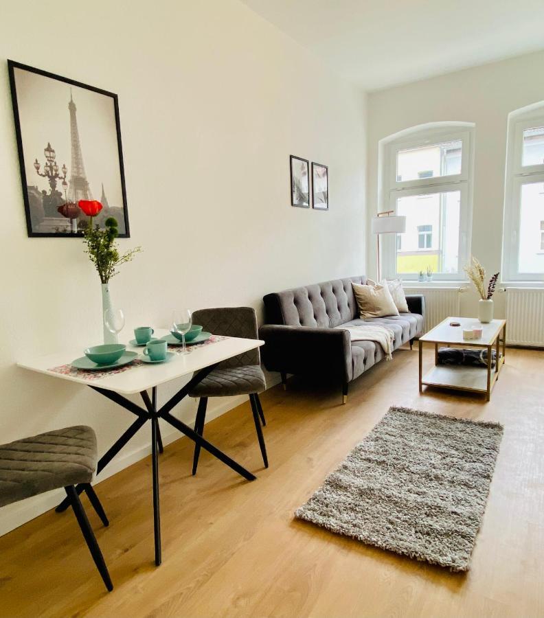 Stilvolles Apartment In Zentraler Lage - Smart-Tv, Queensize-Bett, Altbaustil, Kueche In City-Naehe Erfurt Extérieur photo