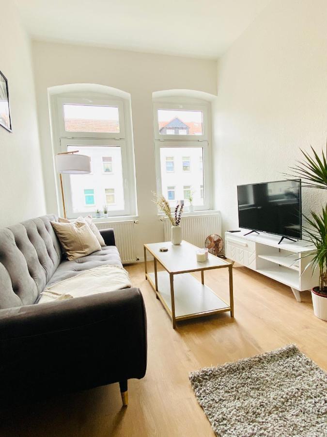 Stilvolles Apartment In Zentraler Lage - Smart-Tv, Queensize-Bett, Altbaustil, Kueche In City-Naehe Erfurt Extérieur photo